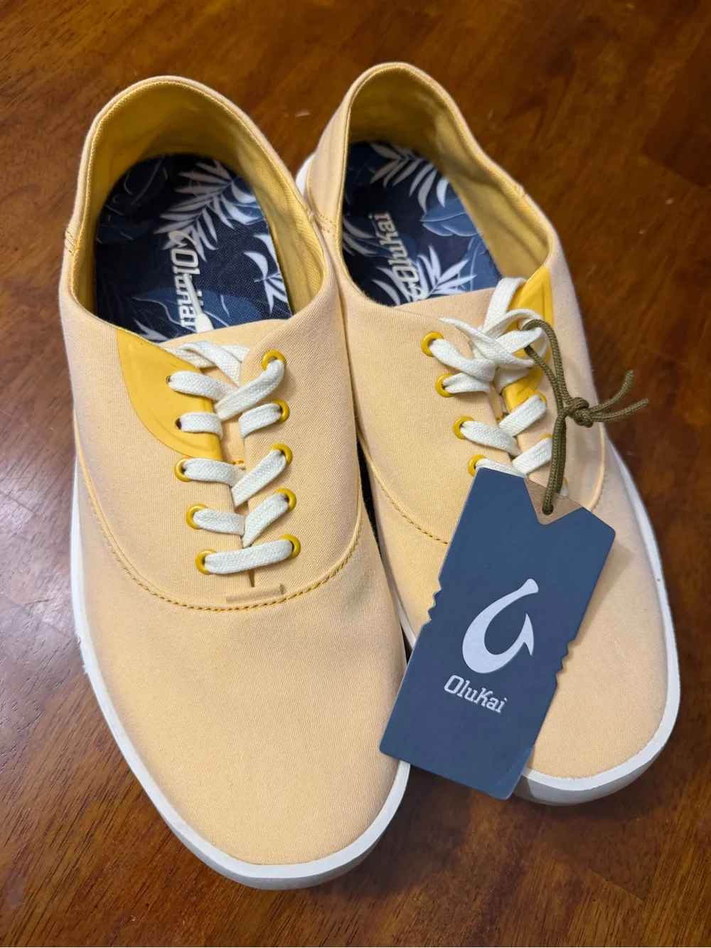 Brand New OluKai Hawaii Men's Tradewind Size 9 Medium Shoes MSRP $110